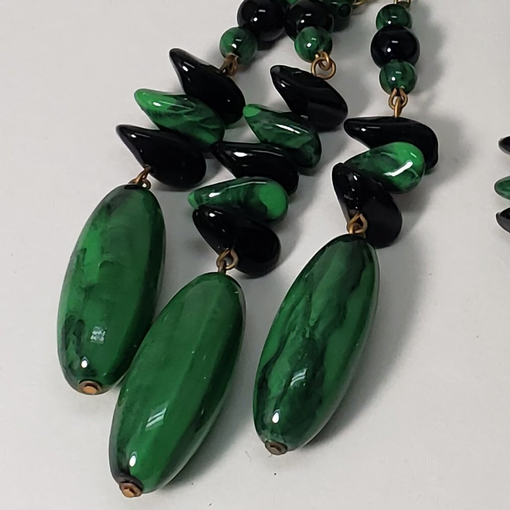 Women's Gold tone Green & Black Beads Fringed Post Drop Dangle long Earrings, 5" - Picture 3 of 6